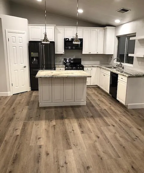 Kitchen/Dining Nook