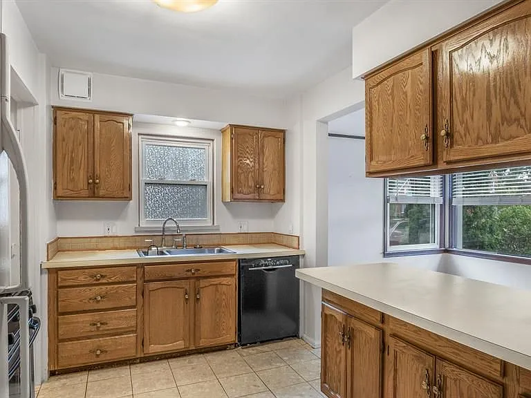 3536 Cornell St — Photo 2