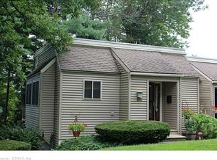 105 Library Ln, Simsbury, CT 06070