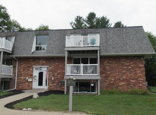 6714 Cascade Rd SE #29, Grand Rapids, MI 49546