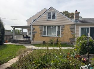 40 Travis Ave, Stamford, CT 06905