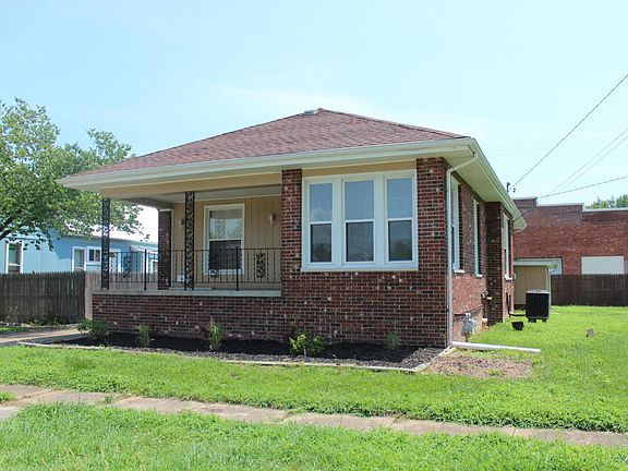 5th image of 705 N Van Buren St
