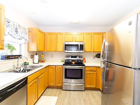 4th image of 102 Bill Park Dr