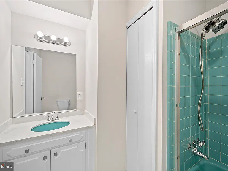 3221 Adams Ct — Photo 22