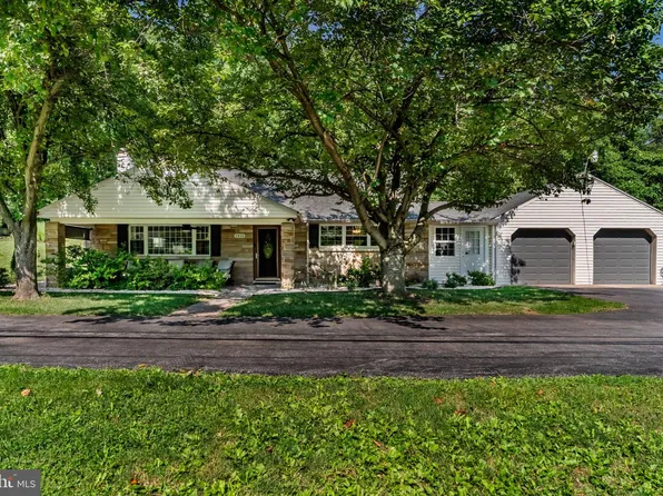 2416 Church Rd, Hummelstown, PA 17036