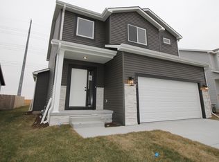 1049 W Panorama Rd, Lincoln, NE 68523
