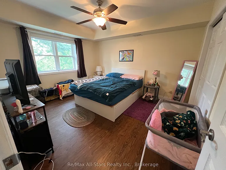 19 Queen St #4 — Photo 14