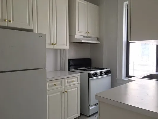 Rented by Metropolitan Equities | media 8