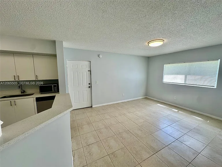 3630 N 56th Ave #310 — Photo 6