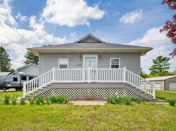 220 S Berrien St, New Buffalo, MI 49117