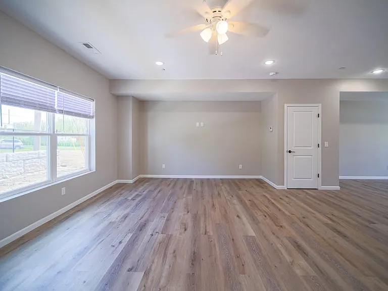1210 Devils Glen Rd — Photo 29