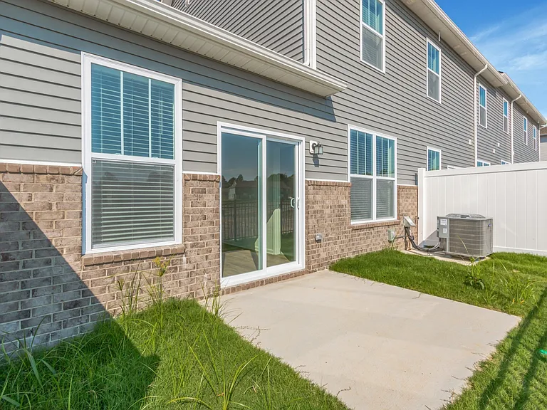 1740 Manuka Ln — Photo 14