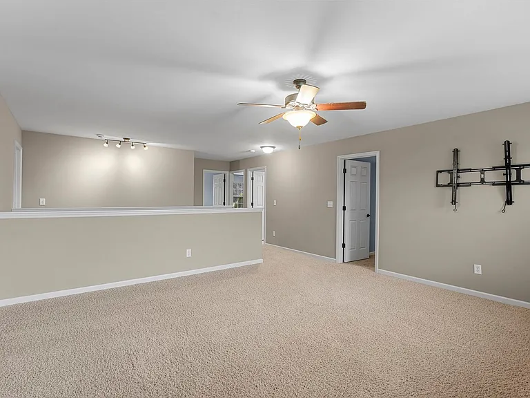 615 Derby Way Dr — Photo 33