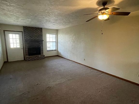 3rd image of 2944 Woodrich Dr APT C