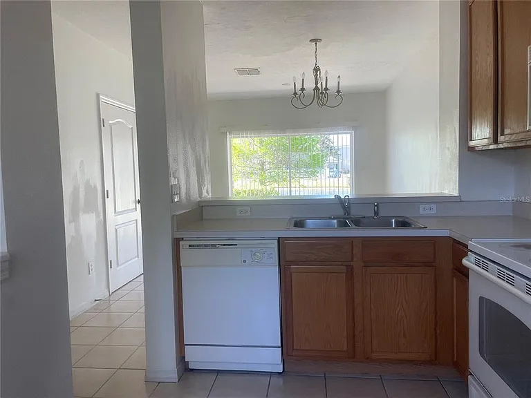 Savannah Wood Dr — Photo 15