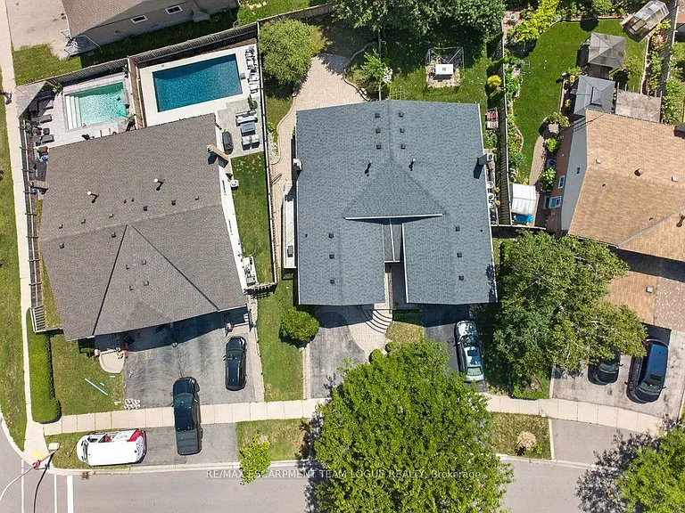 1444 Paddington Ct — Photo 44