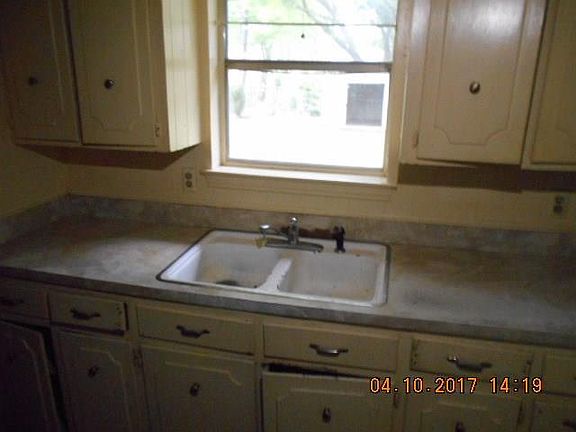 4th image of 1322 Eastern Heights Dr