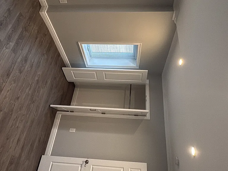 24 Henry Pl #B — Photo 1