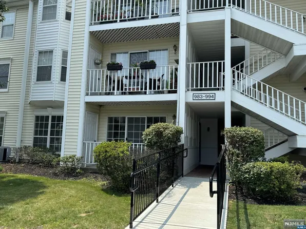 983 Boxwood Ct Unit 983, Mahwah, NJ 07430