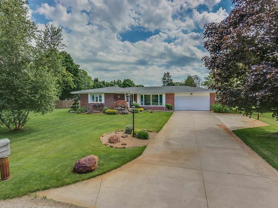 1st image of 24400 Elmhurst Dr