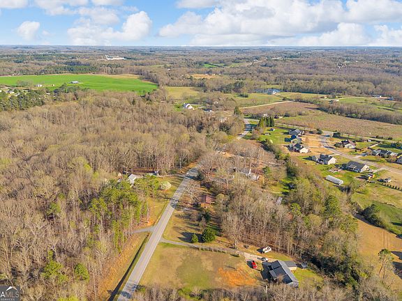 3rd image of 1019 White Hill School Rd