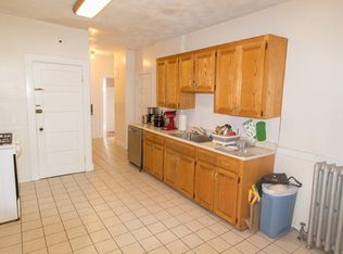 32 Claflin Rd APT 3, Brookline, MA 02445