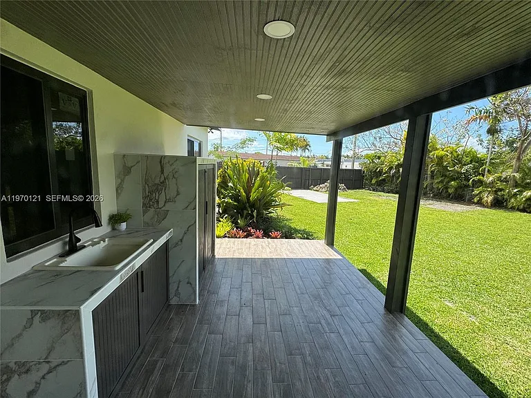 8400 SW 46th St — Photo 10