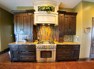 1813 W Heritage Ranch Dr, Farr West, UT 84404