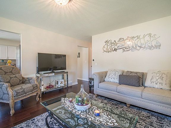 Living room (2)