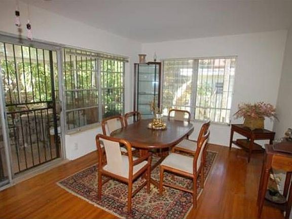 DINNING ROOM