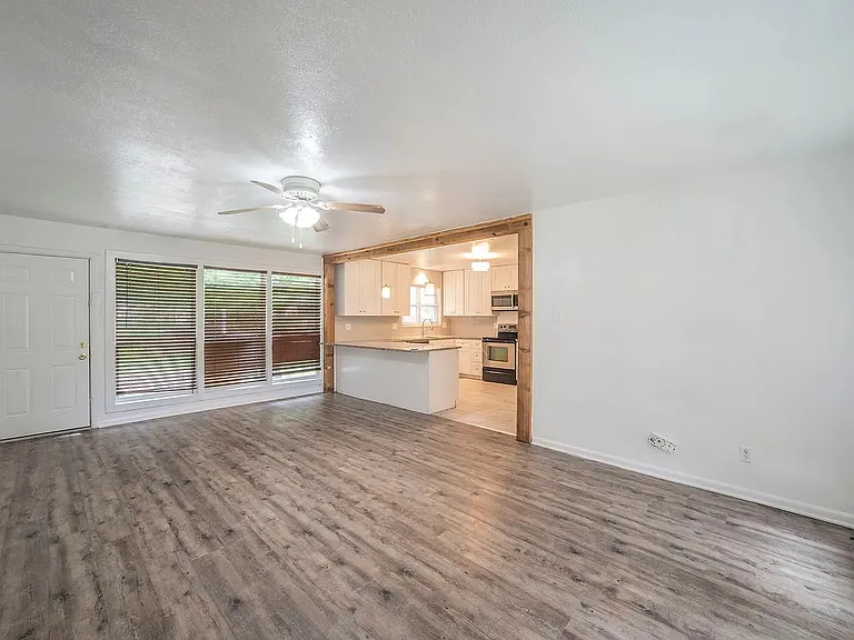 5520 Trail Lake Dr — Photo 4