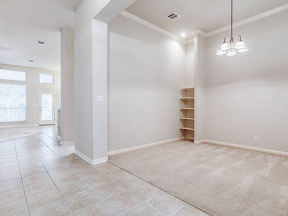 5th image of 106 Chaparral Cir