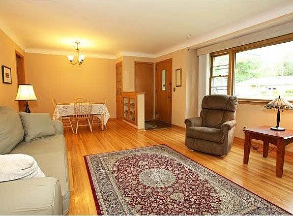 3rd image of 7611 Columbus Avenue