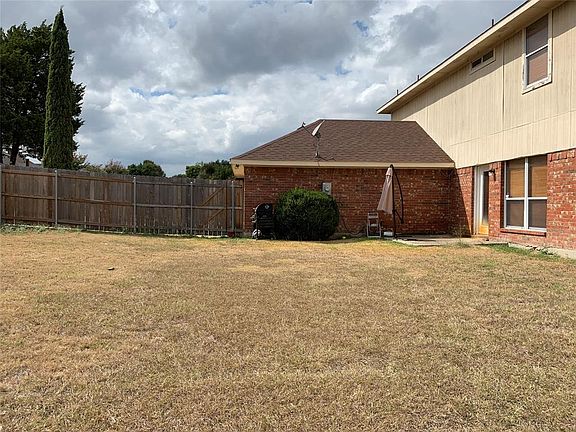 5th image of 560 Wendy Ln