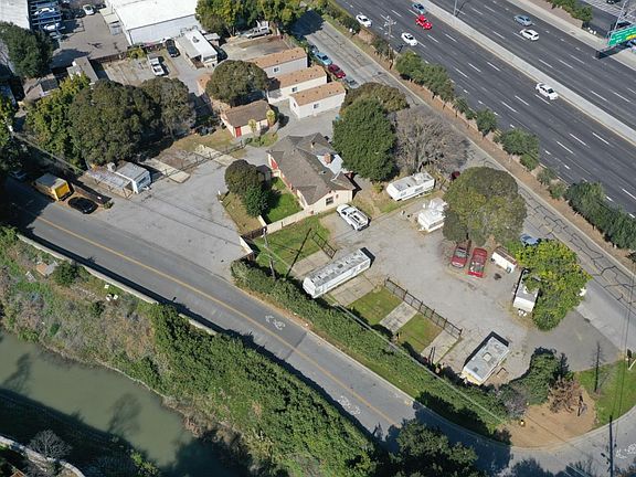 3rd image of 1893 Woodland Ave #10