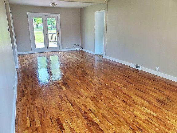 4th image of 1000 E Mondy St