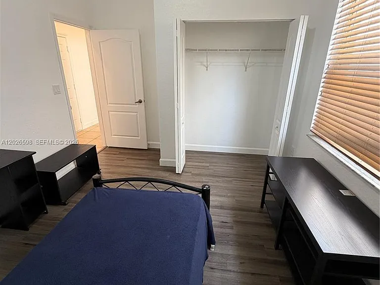 3951 NE 11th Dr — Photo 20