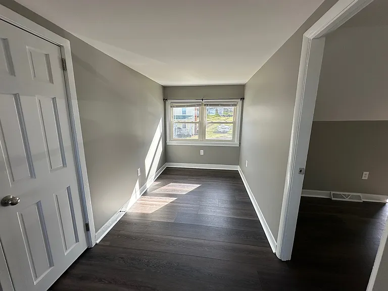 210 Hill St — Photo 25
