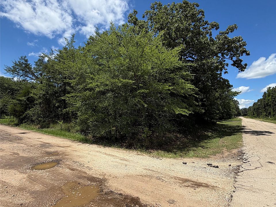 2nd image of 150 Navarro Dr