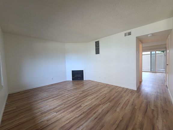3rd image of 535 Serento Cir