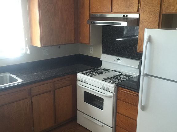 2nd image of 355 Parkview Ter #4