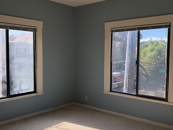 3rd image of 845 Euclid Ave APT 6