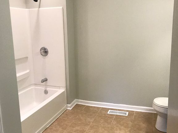 4th image of 40 Shoals Paradise Dr