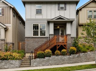 9351 SW Chopin Ln, Portland, OR 97225