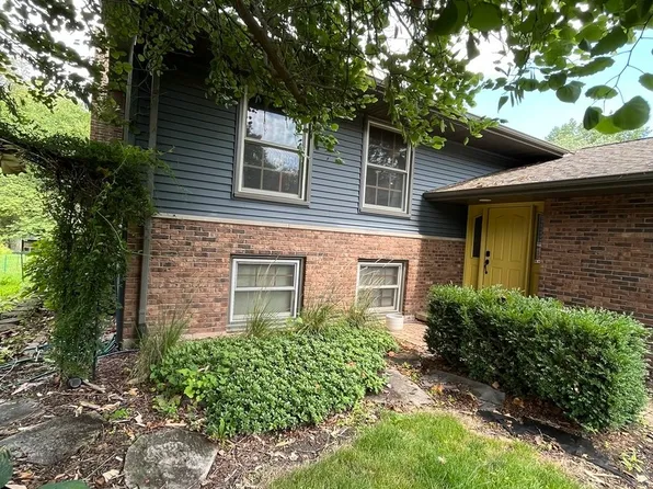 602 Briar Ln, Morris, IL 60450