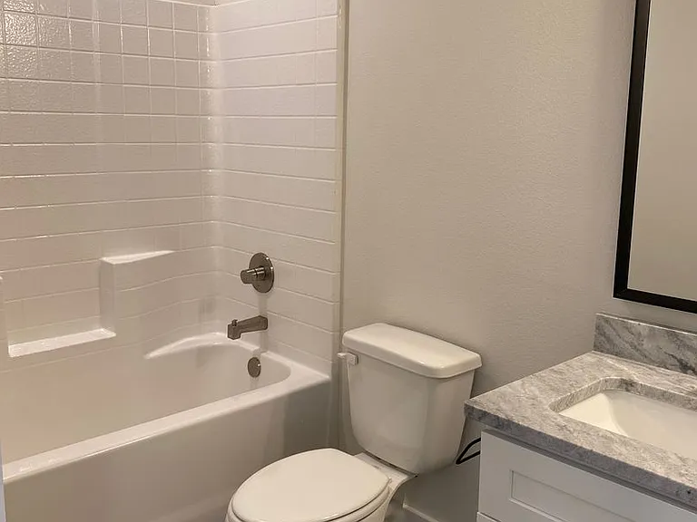 205 Sterling St — Photo 11
