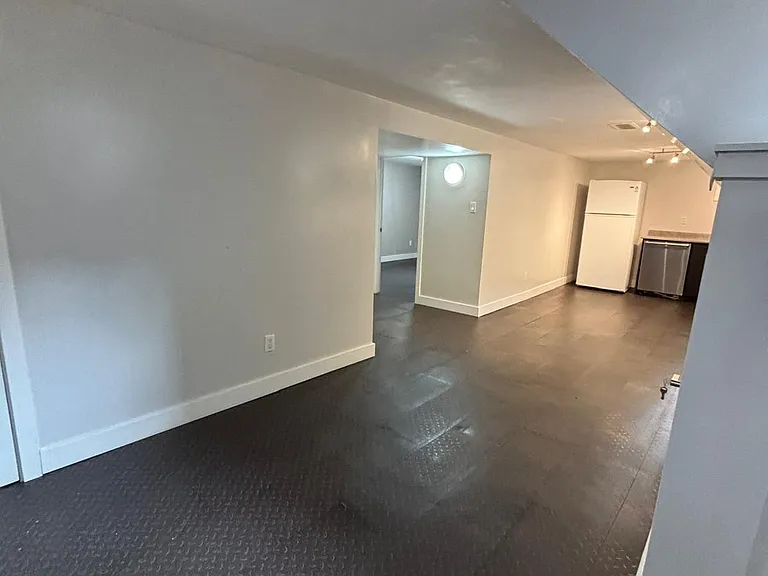 73 Farmbrook Rd #BASEMENT — Photo 9