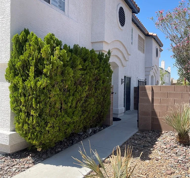 2760 Stargate St