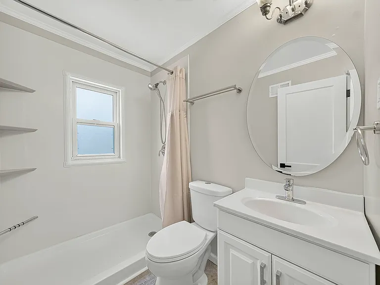 437 Warfield Ave — Photo 21