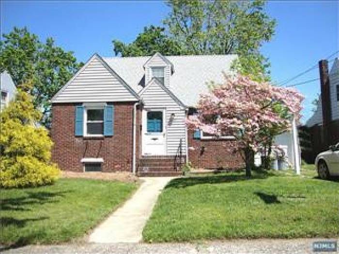 1st image of 2-05 36th St